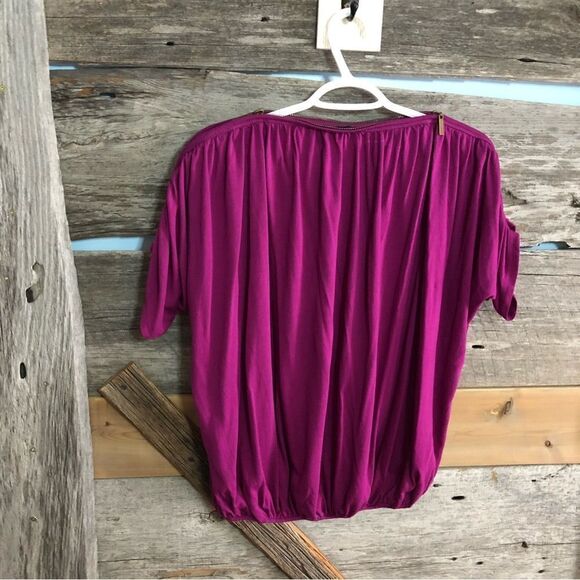 UK2LA Size Large Fuchsia Adjustable Zippered Neck Top - Picture 3 of 4
